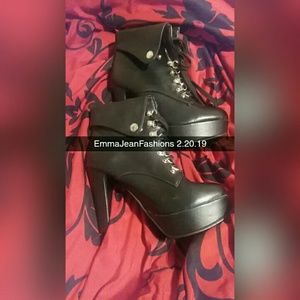 Black Boots (Size 9)